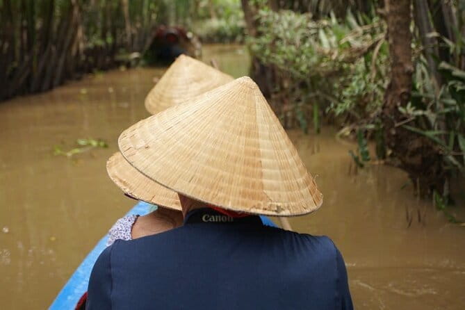Ho Chi Minh City Private Tour with Young Local Female Guide - Chinatown and the Ten Thousand Buddhas Temple stop