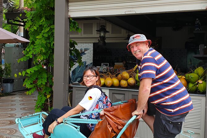 Ho Chi Minh City private walking tours with young local volunteers - District 1: Independence Palace, Notre Dame, and the Central Post Office