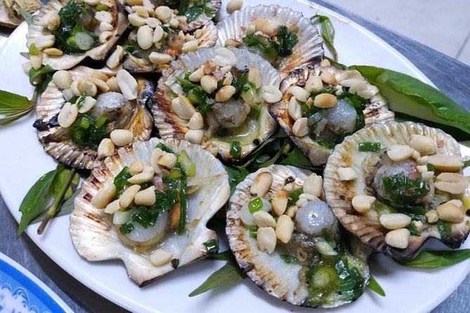 Ho Chi Minh City’s most delicious street food tour by motorbike - Stop 3 in Phú Nhuận: watching locals eat, talk, and enjoy the night