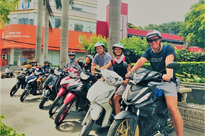 Ho Chi Minh City Sightseeing, nightlife Saigon, Local Markets - Floating market area and Chinatown-type streets to kick things off