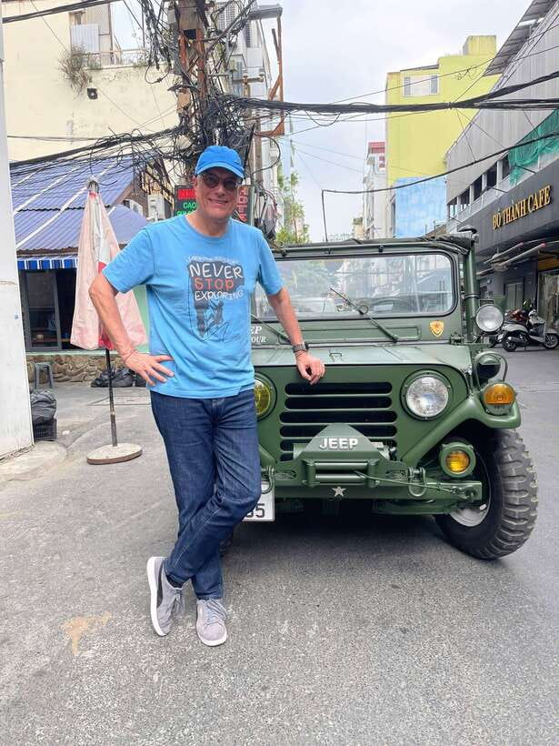 Ho Chi Minh City Street Food Private Tour By U.S.A Army Jeep - Hotel pick-up, private pacing, and the sampling style