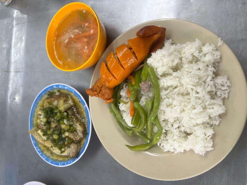 Ho Chi Minh City Street Food Private Tour With Female Guide - Why a female guide makes Ho Chi Minh street food feel easier
