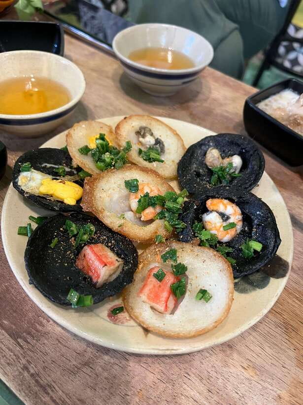 Ho Chi Minh City Street Food Private Tour With Female Guide - The 4-hour flow: pickup, orientation, and your tasting route