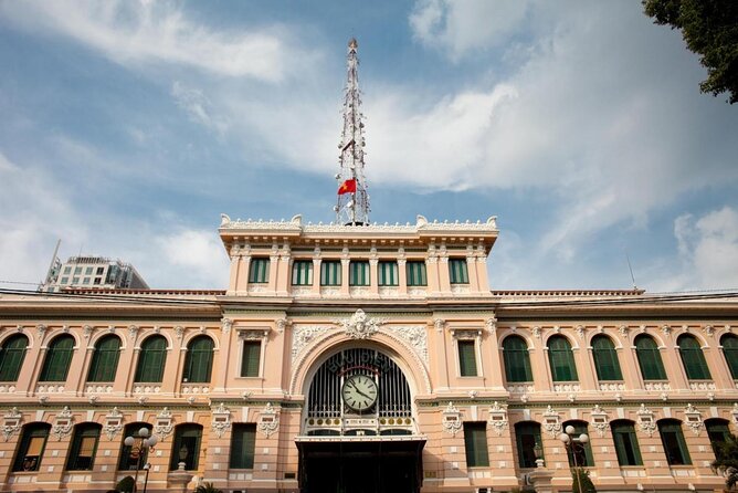 Ho Chi Minh City Tour - 1 Day Excursion from Phu My Seaport 5<em> – Key points before you go’ /></p>
<ul>
<li><strong>Cruise-day friendly routing</strong> designed to fit an 8-hour window with return timing in mind</li>
<li><strong>War Remnants Museum</strong> as a high-impact stop, with shocking visuals and heavy subject matter</li>
<li><strong>Real neighborhood texture</strong> at Chợ Lớn (District 5) with temples and a working market scene</li>
<li><strong>Major landmarks in one line</strong>: Independence Palace, then Notre Dame, and the Central Post Office nearby</li>
<li><strong>Time built in for shopping</strong> at Ben Thanh Market and a lacquer workshop if you want it</li>
<li><strong>Lunch included</strong> with a vegetarian option, plus mineral water provided per person</li>
</ul>
<h2>Cruise-Day Design: how this Saigon loop stays efficient</h2>
<p><img width="669" height="446" decoding="async" src=