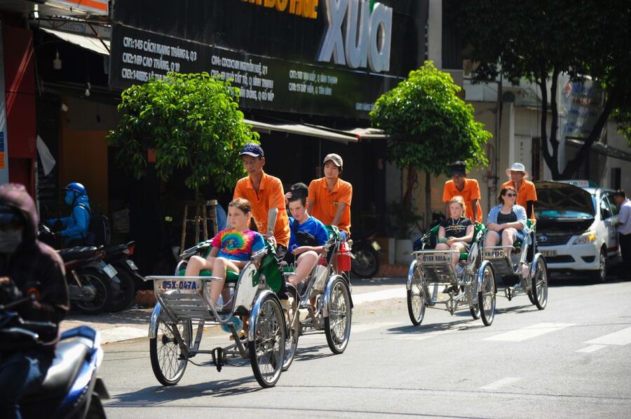 Ho Chi Minh: Private City Tour and Dinner Cruise with Buffet - Practical tips for a smoother night out