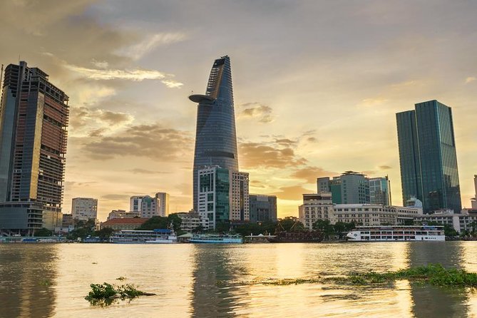 Individual Saigon city tour as a private tour - The big history stop: Reunification Palace and War Remnants Museum