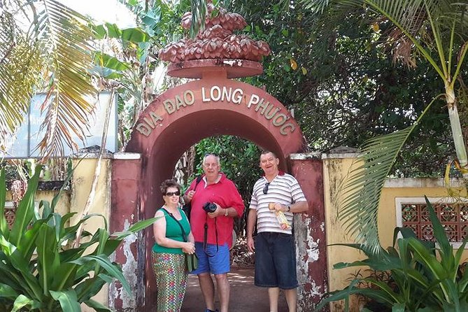 Long Tan Battlefield full day Private tour from Ho Chi Minh City - Lunch at a local restaurant: fuel for a reflective day