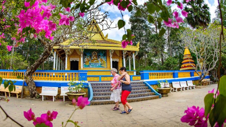 Mekong Delta 4-Day Tour: Ho Chi Minh-Chau Doc-Can Tho-Ca Mau - Day 3: Cai Rang floating market by boat, plus Truc Lam Phuong Nam