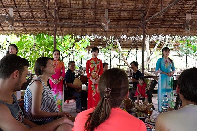 Mekong Delta Floating Market Luxury Group Tour - Floating Market Time: What You Can Actually Expect to See