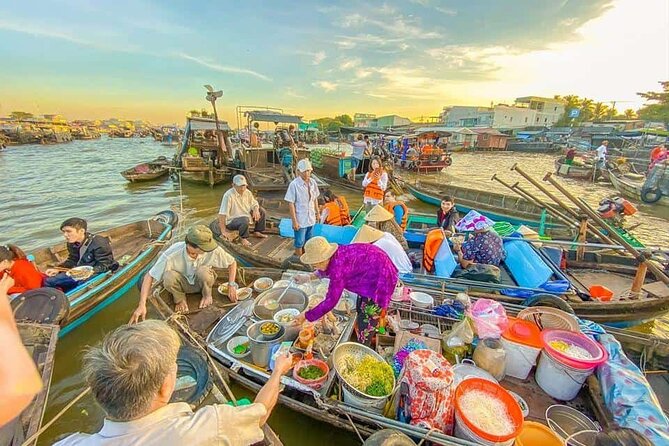 Mekong Delta Tour with Kayaking, Cycling and Cooking - Vinh Trang Pagoda: a major temple break in the middle of the action