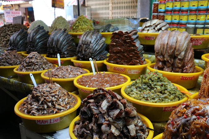 My Tho - Can Tho - Chau Doc 3 days private tour - Day 1: Vinh Trang Pagoda, Tortoise Islet Lunch, Ben Tre Sampans, Then Can Tho