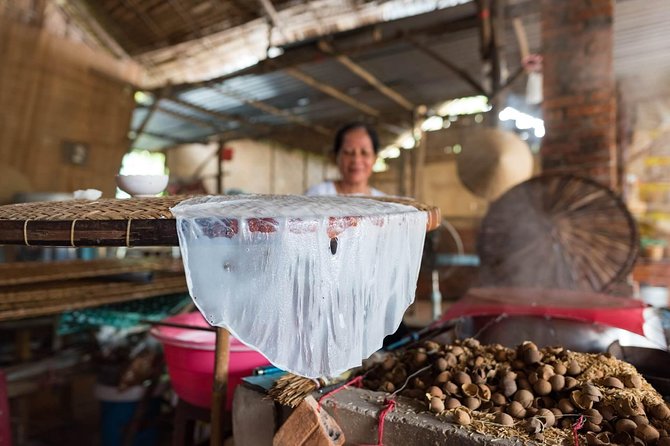 Private 2-Day Tour: Ho Chi Minh City to Cambodia by Mekong River - Your guide experience: why Dana Duyèn, Win, and Loi stand out