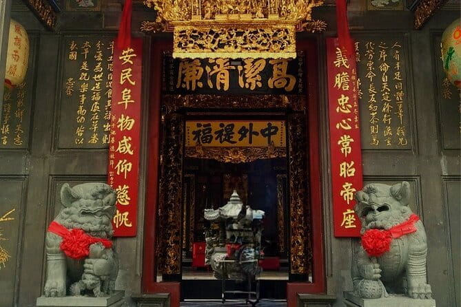 Private China Town Walking Tour in Ho Chi Minh City - Ong Bon Pagoda: sky god symbolism and temple design clues
