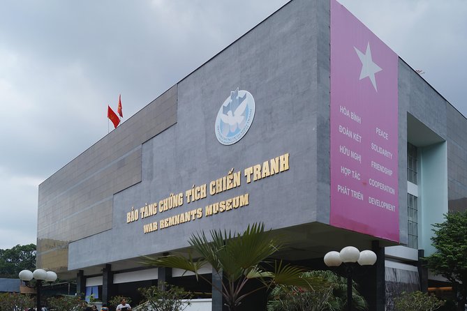 Private Ho Chi Minh City Discovery Full-Day Guided Tour - Lunch at a Local Restaurant: Fuel for a Full Day