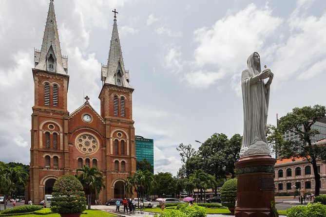 Private Ho Chi Minh City Half-Day Tour - Stop 2: Emperor Jade Pagoda and the Chinese-style details