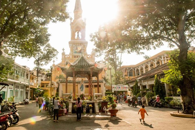 Private Ho Chi Minh City Tour Full day Trip - Cu Chi Tunnels countryside stop: understanding how a network worked