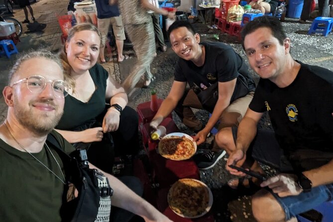 Private Saigon Ultimate Street Food & Motorbike Experience - Flower and food market in District 10: eating in the middle of color