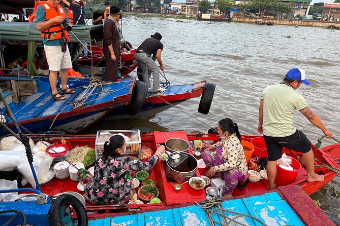 Private Scooter Street Food Tour in Saigon with 11 Tastings - Bánh xèo and Bánh khọt: crispy pancakes with real variation