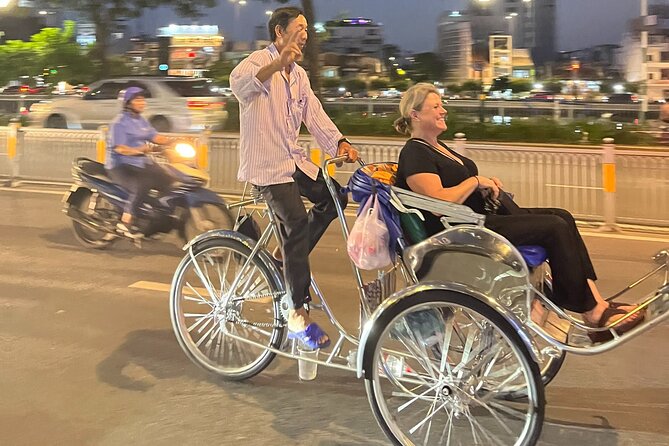 Private Street Food Discovery by Cyclo at Night in Ho Chi Minh - Key highlights you’ll feel in the first 10 minutes