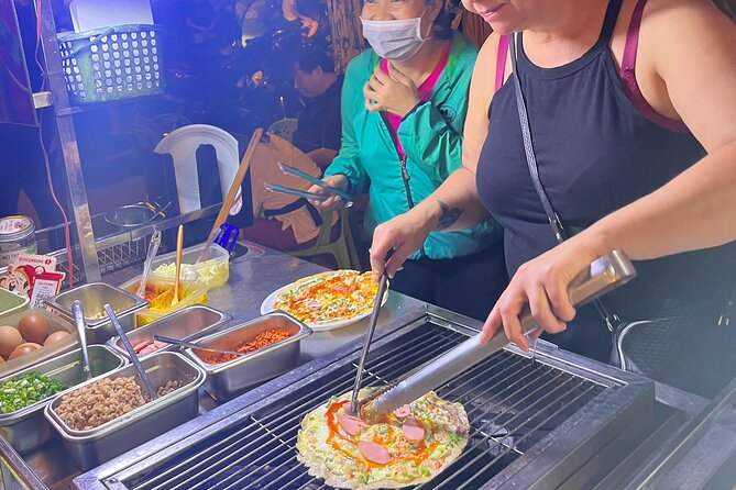 Private Street Food Discovery by Cyclo at Night in Ho Chi Minh - Why a private Ho Chi Minh cyclo food tour is smarter than “street-food roulette”