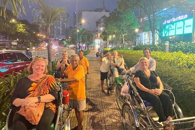 Private Street Food Discovery by Cyclo at Night in Ho Chi Minh - Stop 1, Hồ Thị Kỷ Flower Market: a morning-style market break at the city’s pace