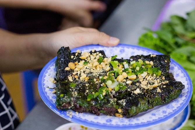 Private Street Food Evening Walking Tour in Ho Chi Minh City - Dessert and the flower market walk: ending on a sensory note