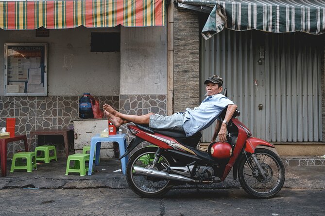 Private Sunset Photography Tour - Travel through history and time - Stop 3, Cong Vien 23 Thang 9: Underground Scenes With Character