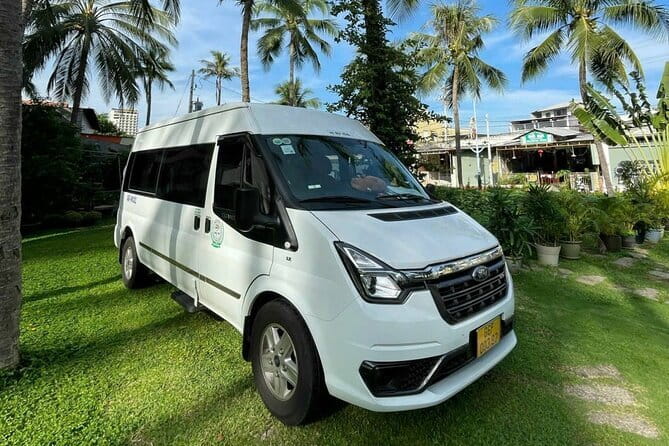 Private Transfer : Ho Chi Minh / HCM Airport To Ho Tram /Vung Tau - Pickup and meet-and-greet: how the driver finds you