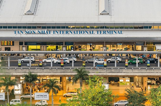 Private transfer Tan Son Nhat Airport (SGN) - Hotels In City - Air-Conditioned Comfort and Luggage Handling That Reduce Stress