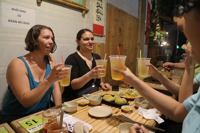 Private Vegan Food Tour in Ho Chi Minh City By Motorbike - Nguyen Thien Thuat apartment buildings: architecture plus a pagoda visit