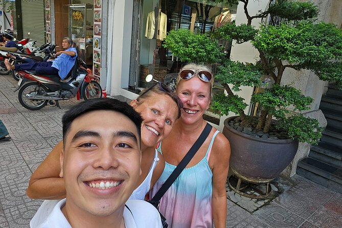 Private Walking Half Day Tour in Ho Chi Minh City - Notre Dame Cathedral: When the Exterior Is the Story