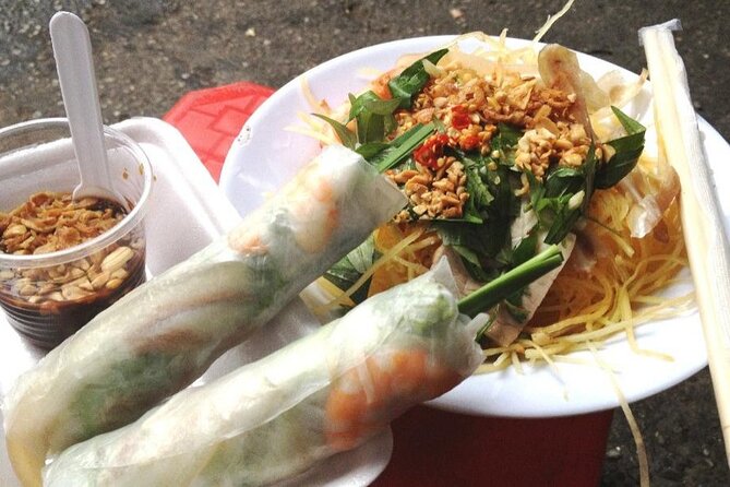 Saigon city tour & Street food - District 5 fashion street: a local vibe, not just a photo stop