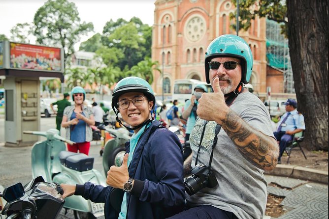Saigon On 2 Wheels - Riding through Ho Chi Minh City traffic, what it feels like
