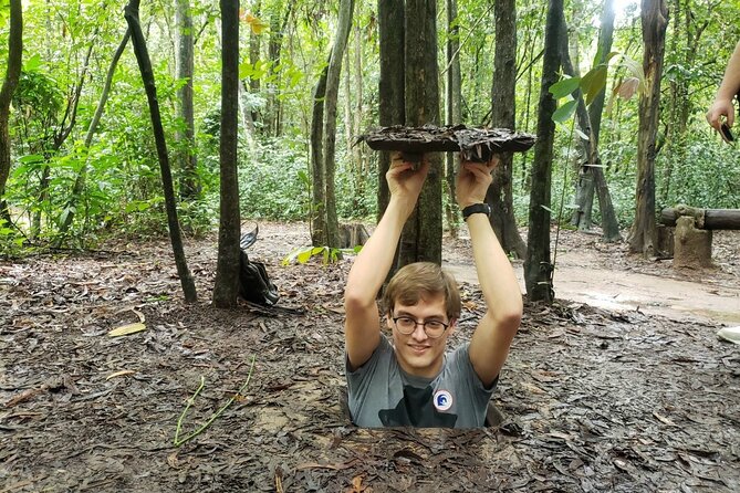 SMALL GROUP - Cu Chi Tunnels Half Day - Morning/Afternoon - Entering the tunnels: documentary, crawl, and what to expect