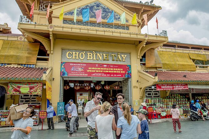Small-group Saigon City Tour: 1-day Must-See Icons & Cyclo Ride - Jade Emperor Pagoda and Ben Thanh: Atmosphere Plus Market Energy