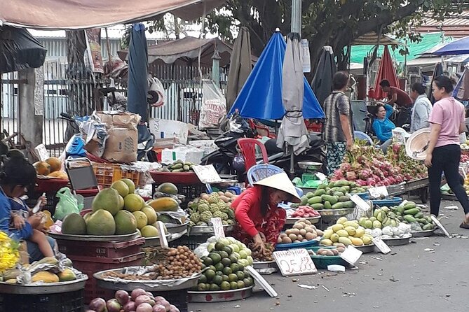 Small-group Saigon City Tour: 3-Hour Cyclo Ride to Hidden Stories - Stop 2: Ba Thien Hau Temple, District 5 China Town Spirit