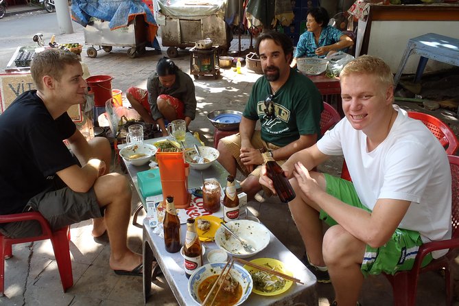 Small-group Street Food Lover by Motorbike (04 hours) - Learning On the Go, Not Just Eating