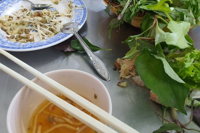 Taste of Saigon: Local Street Food Tour - Nguyen Thien Thuat apartment buildings: neighborhood life, up close
