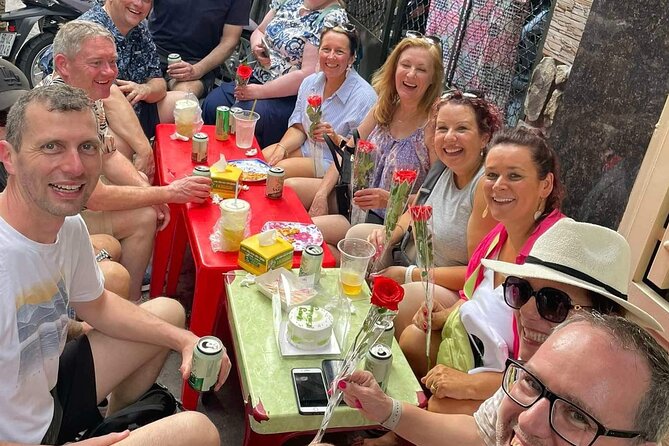 The 10 Tastings of Ho Chi Minh City With Saigon Vibes - The motorbike part: safety, street crossings, and a city that moves fast