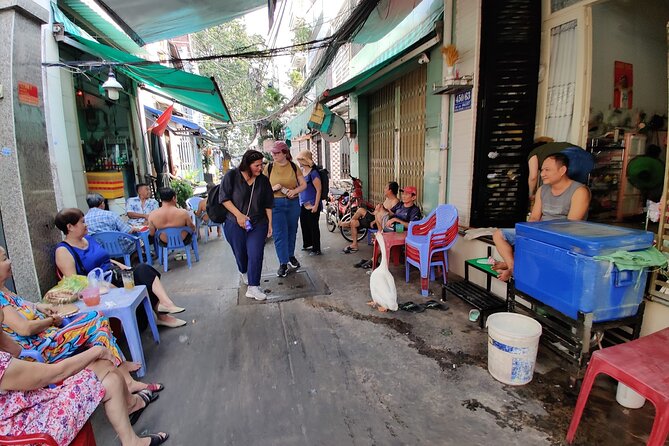 Three Coolest Neighborhoods in Saigon - The guides, the visuals, and why small groups matter