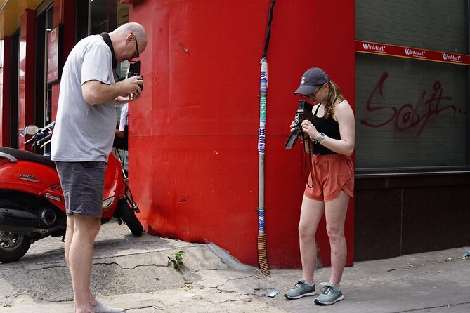 Using Medium Format film camera to discover Saigon - Finding an old apartment space by slowing down your walk
