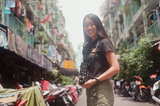 Using Medium Format film camera to discover Saigon - Coffee, conversations, and why the local translation matters