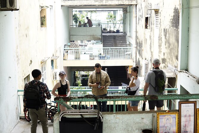 Using Medium Format film camera to discover Saigon - Stop 1: a long-running coffee shop, tea or coffee, and a 1968 building view