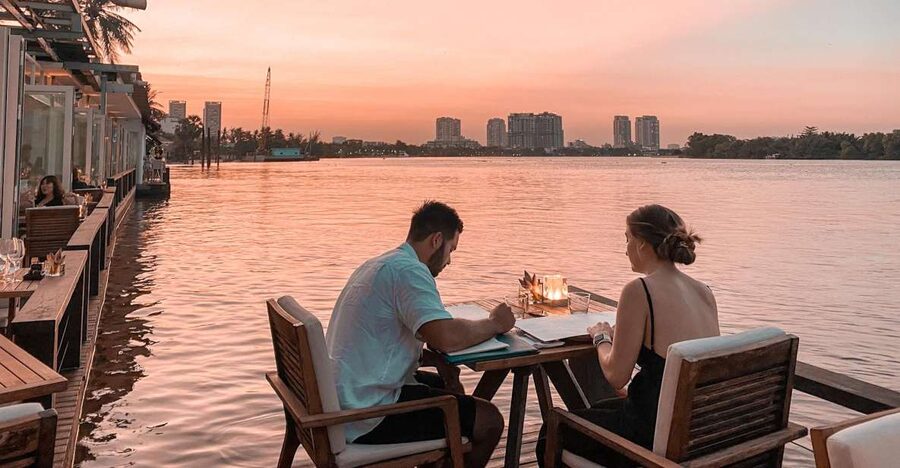 VIP Tour Enjoy Romantic Sunset by Speed Boat Free Cocktail - Cocktails at dusk: what you get and why it feels romantic