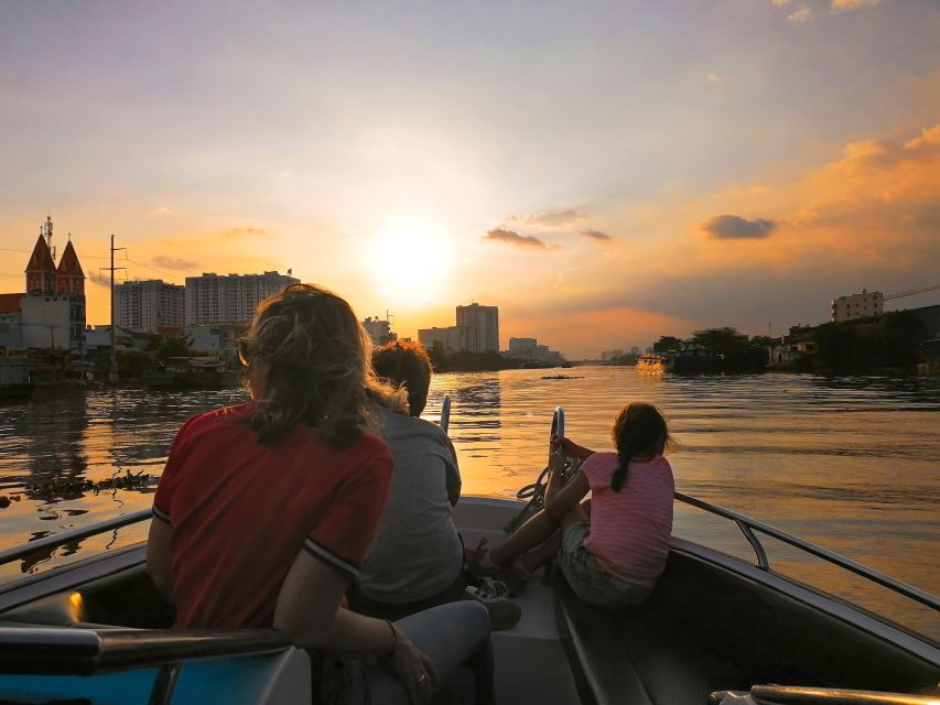 VIP Tour Enjoy Romantic Sunset by Speed Boat Free Cocktail - What to wear, what you can bring, and speedboat comfort tips