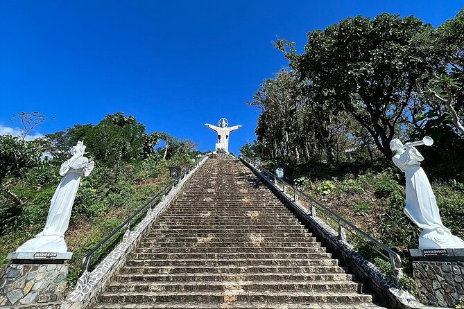 Vung Tau Essential: Beach, Christ Statue & Colonial Heritage - Lunch at a Local Restaurant: Why the Seafood Choice Matters